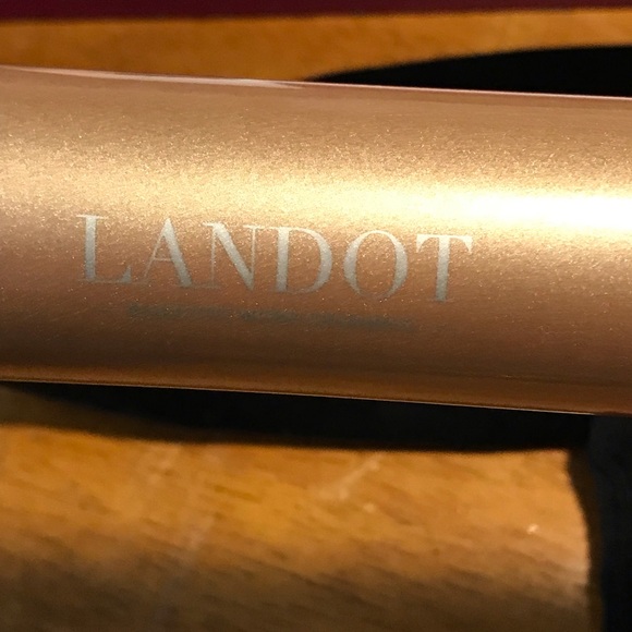 Landot Twist Curling Iron with glove & velvet bag - Picture 7 of 11